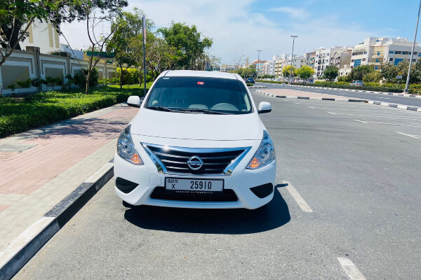Nissan Sunny 2024